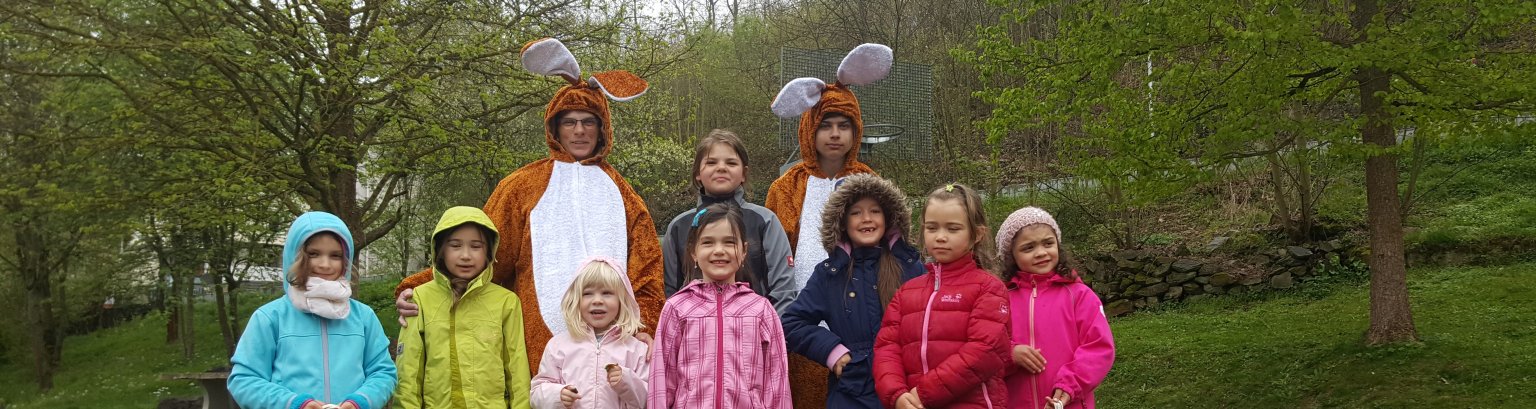 Ostereiersuche des Familienzentrums im Einrich